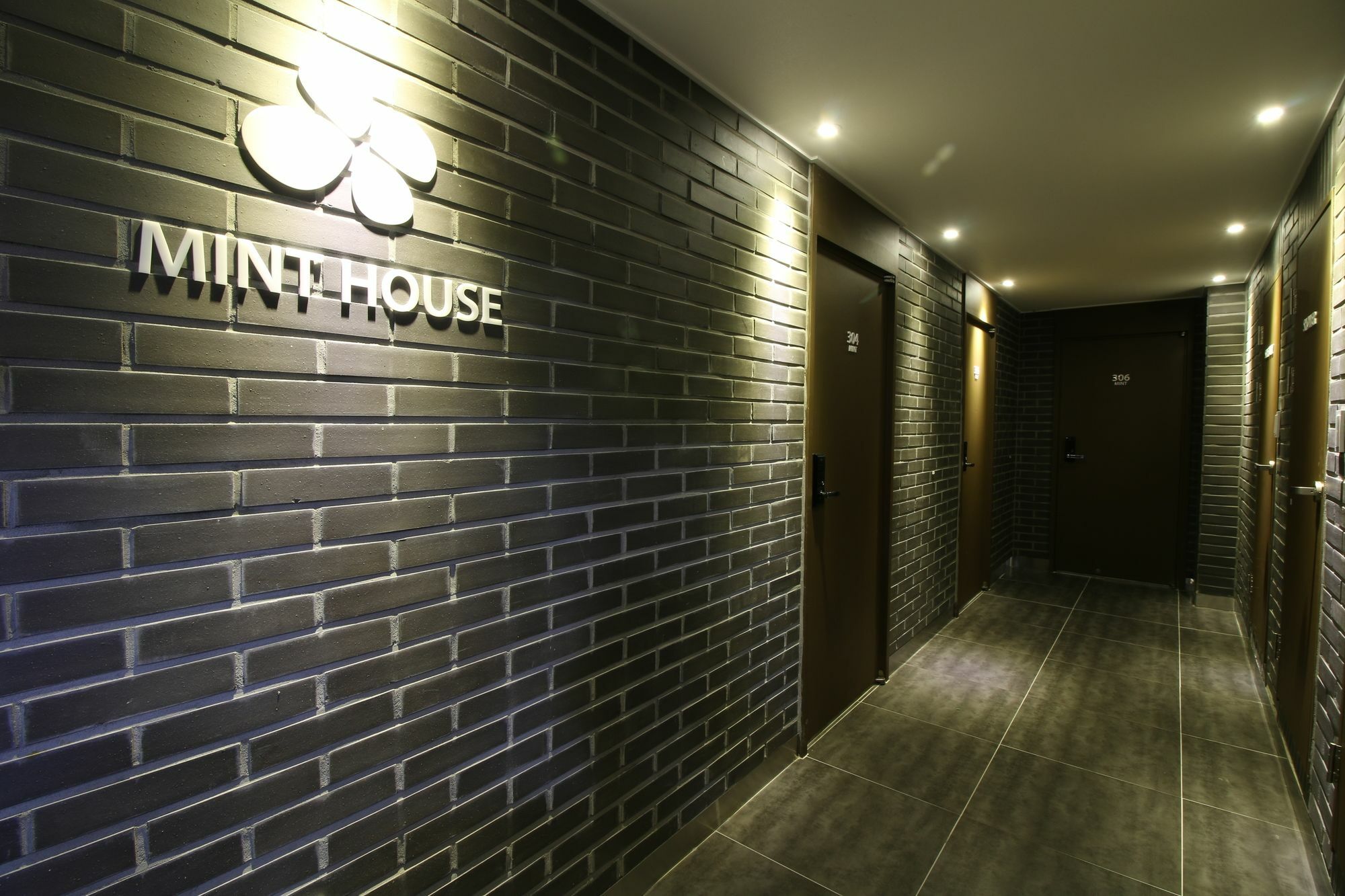 Mint House - Female Only Hotel ปูซาน ภายนอก รูปภาพ